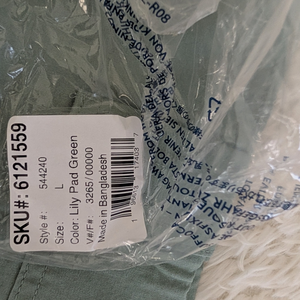 NEW Boy's Lands End Cargo Shorts Lily Pad Green 10-12 - Picture 4 of 4